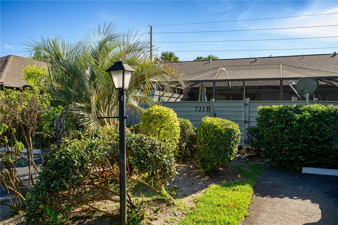 721 Timber Ridge Trail Southwest, Unit B Vero Beach, FL 32962 - Photo 12 of 16 Gallery Image 12