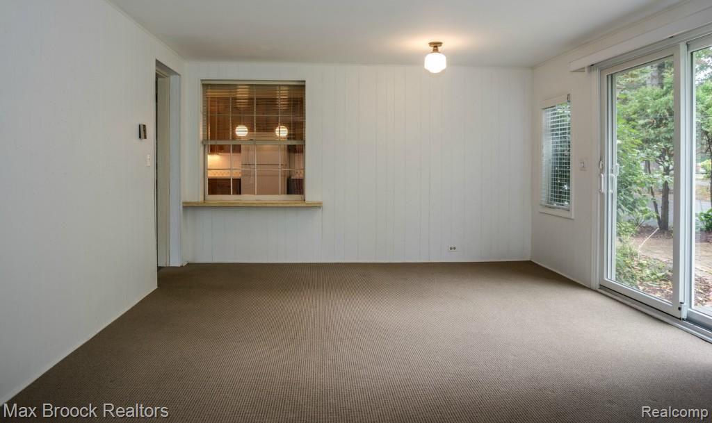 4175 Valley Forge Road Bloomfield Hills, MI 48301 - Photo 21 of 31 FAMILY ROOM ANOTHER VIEW