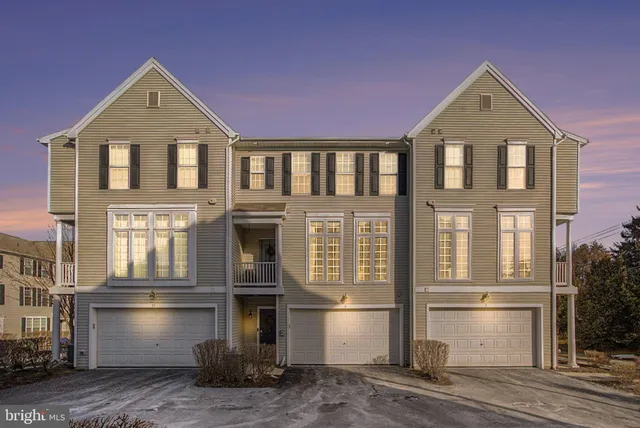 $275,000 | 3009 Meridian Cmns, Mechanicsburg, PA 17055