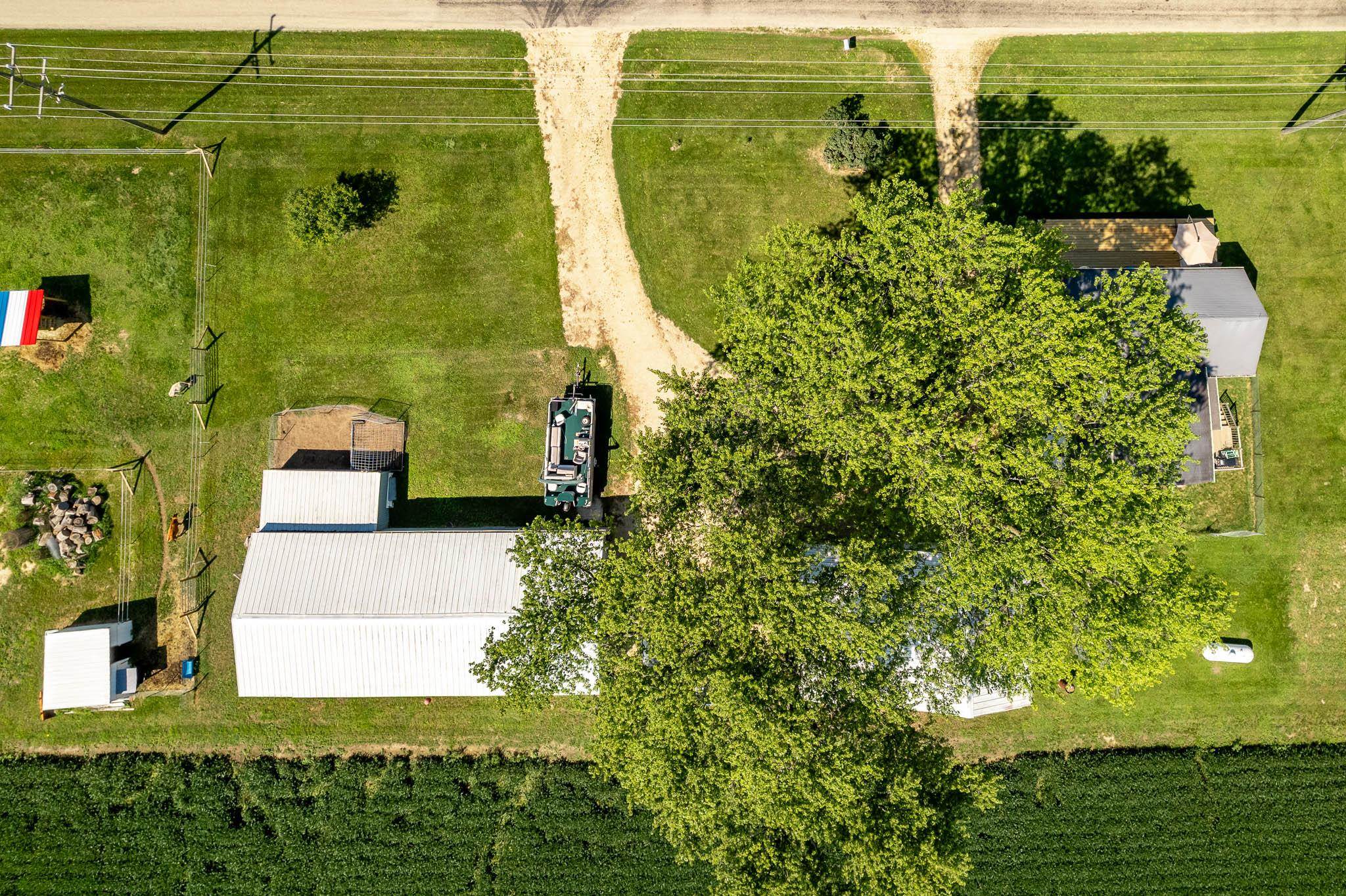 3021 North Dakota Road Freeport, IL 61032 - Photo 38 of 44 a garden view