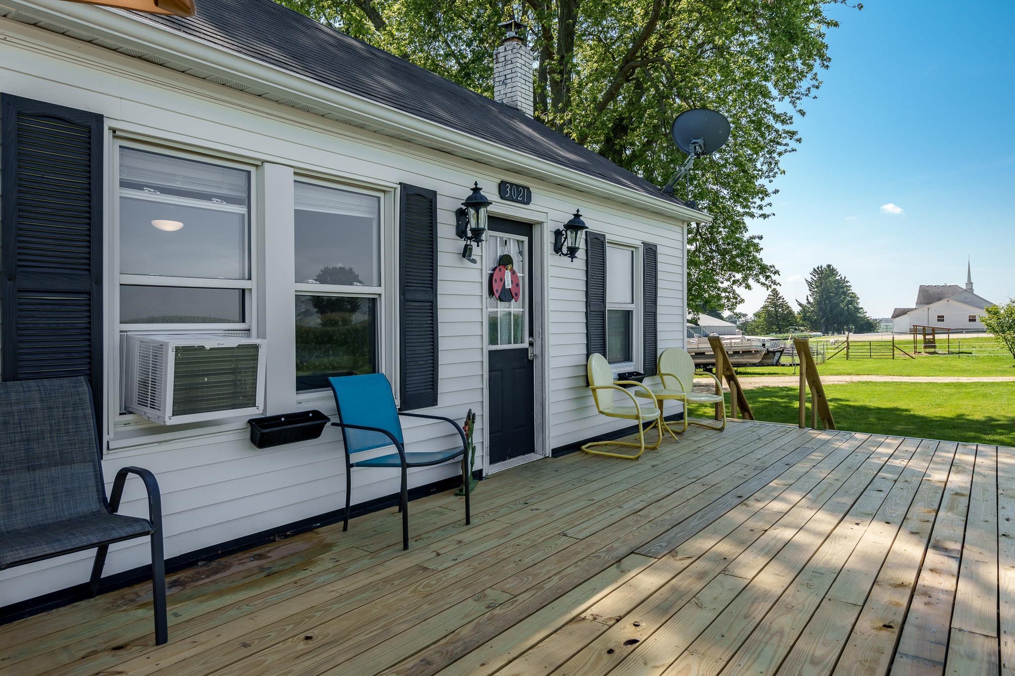 3021 North Dakota Road Freeport, IL 61032 - Photo 8 of 44 a house view with a sitting space