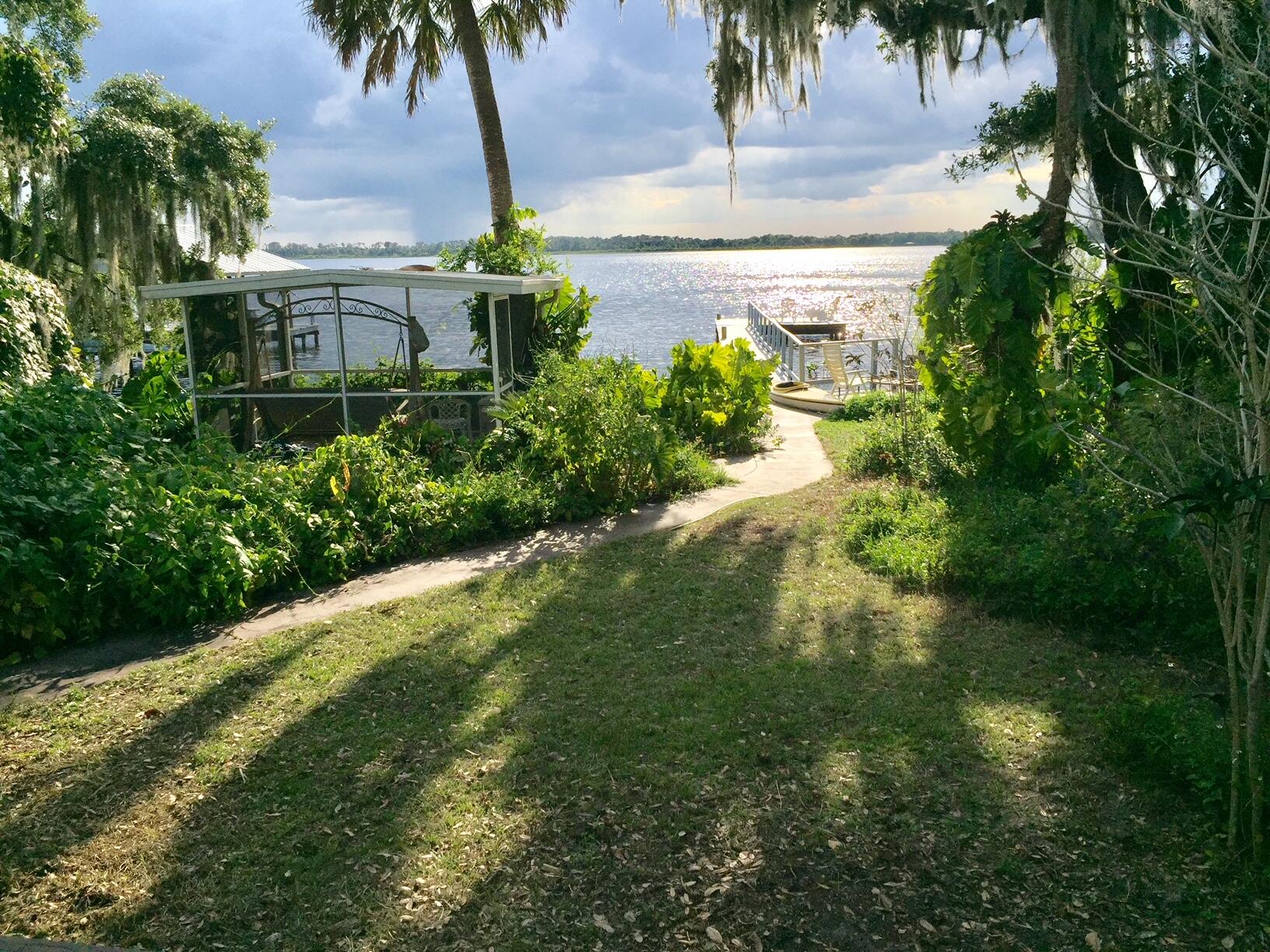 309 Oak Road Sebring, FL 33875 - Photo 2 of 39 BackYard