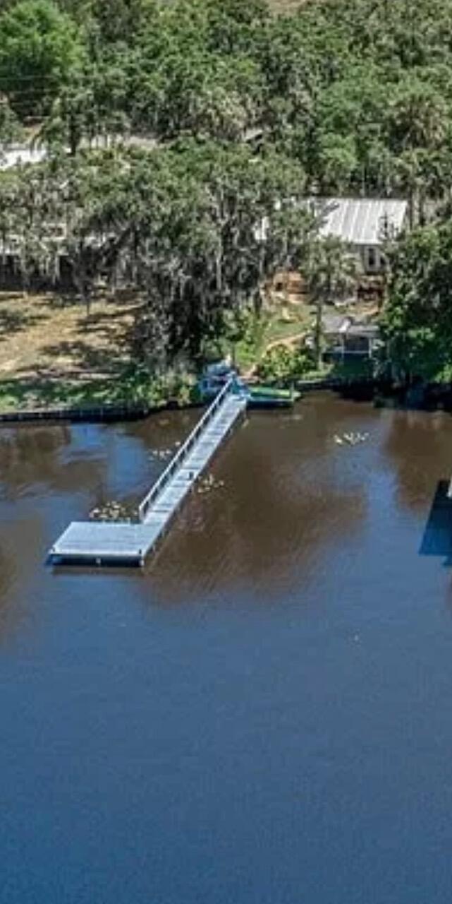 309 Oak Road Sebring, FL 33875 - Photo 26 of 39 Loon Cottage's Dock