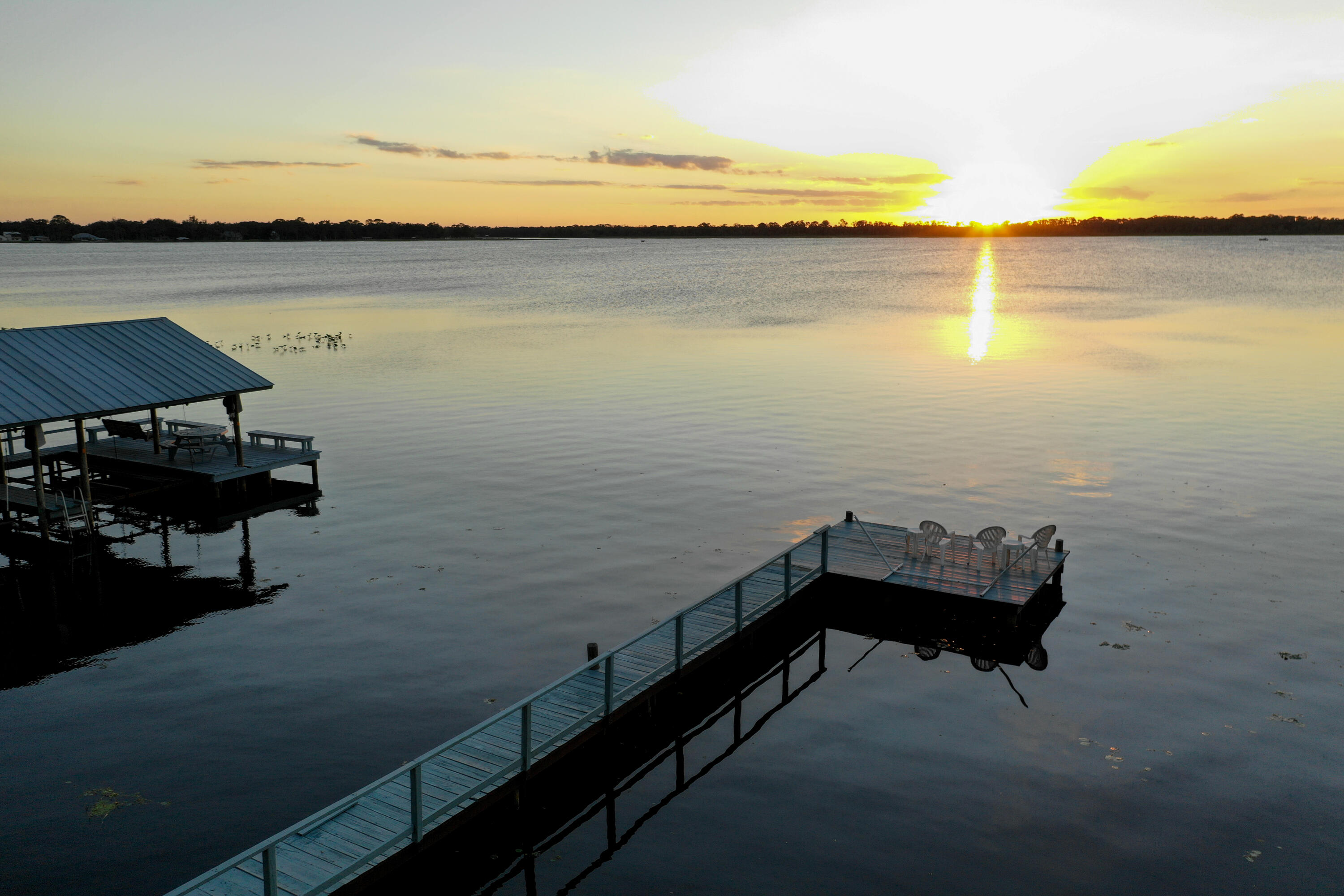 309 Oak Road Sebring, FL 33875 - Photo 3 of 39 Loon Cottage's Dock