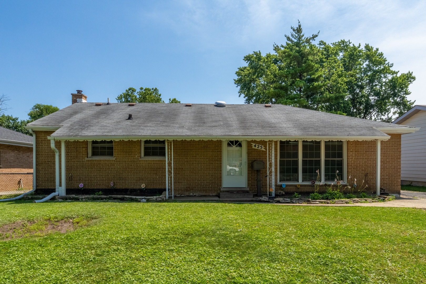425 South Clarendon Avenue Addison, IL 60101 - Photo 2 of 31