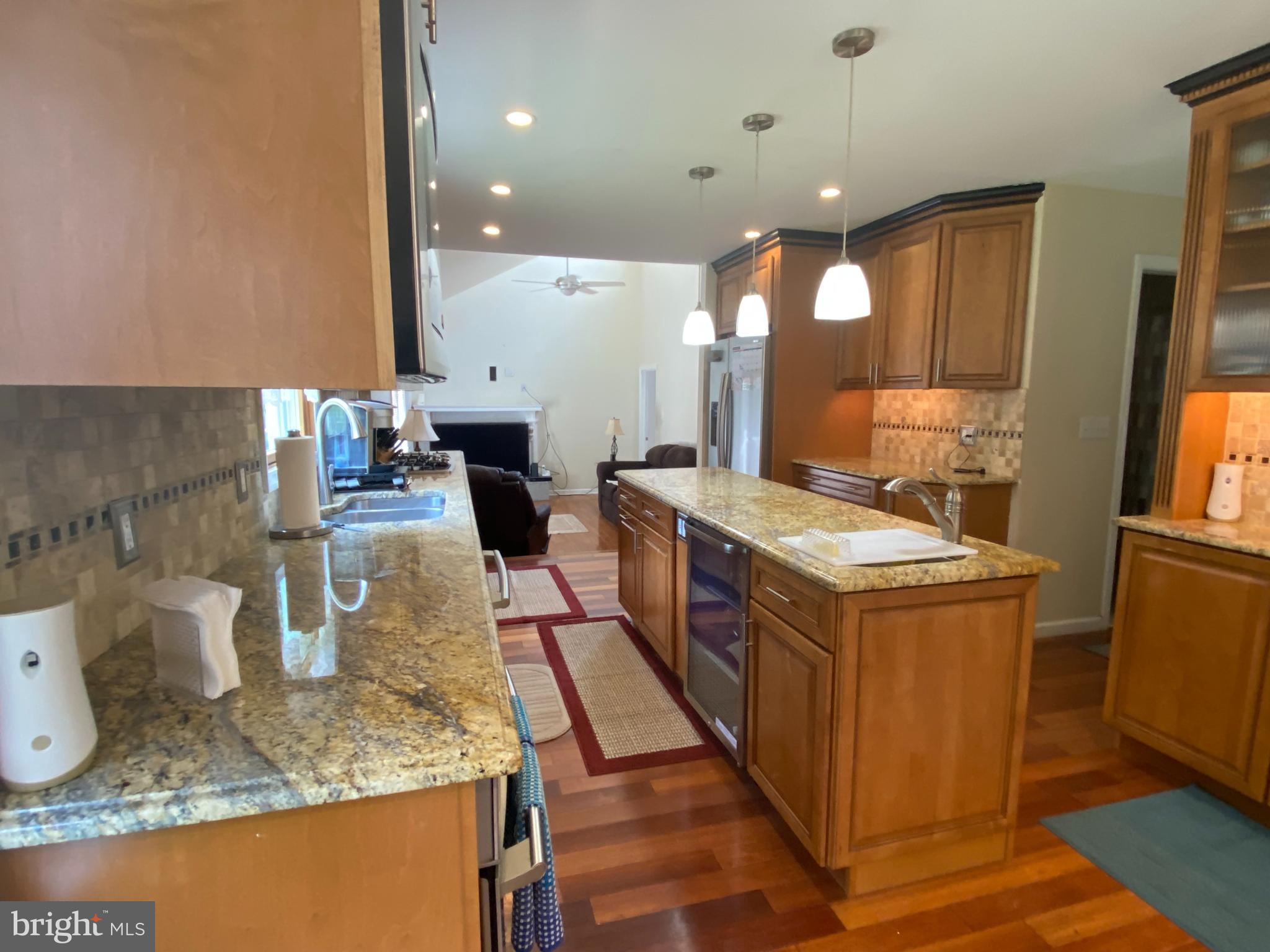 464 Stokes Road Shamong, NJ 08088 - Photo 5 of 31 Kitchen with an island