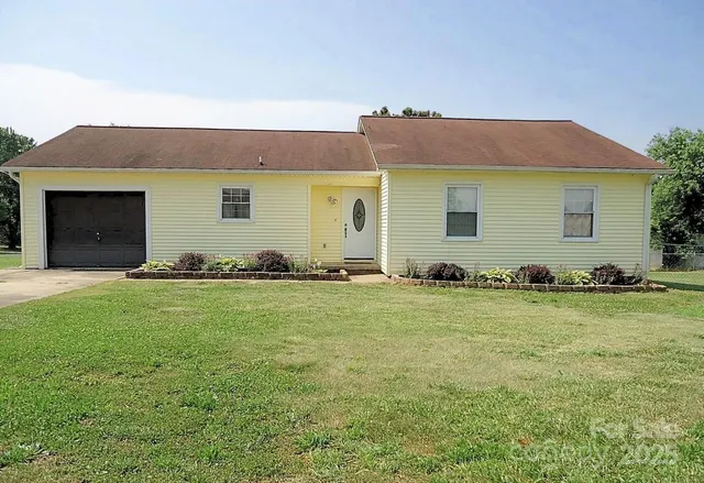 $247,900 | 3520 20th Avenue Northeast, Hickory, NC 28601