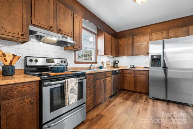 $235,000 | 3520 20th Avenue Northeast, Hickory, NC 28601