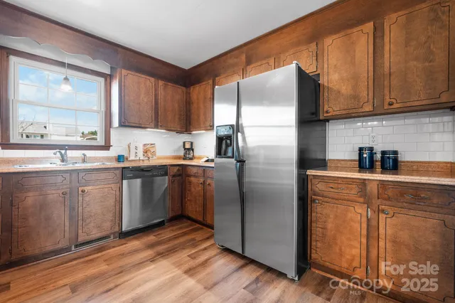 $235,000 | 3520 20th Avenue Northeast, Hickory, NC 28601