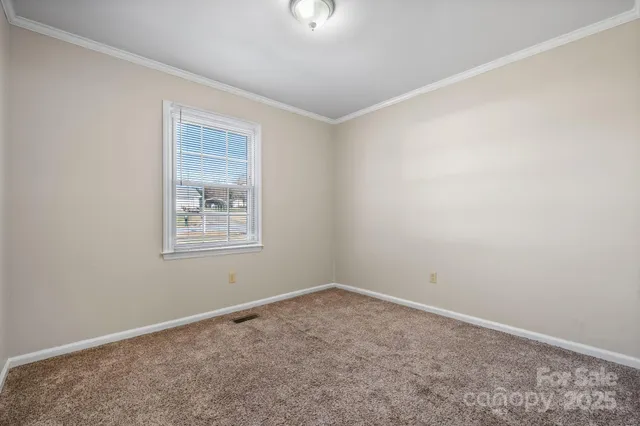 $235,000 | 3520 20th Avenue Northeast, Hickory, NC 28601