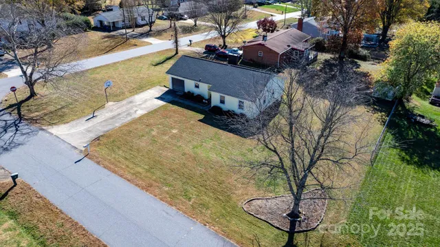 $235,000 | 3520 20th Avenue Northeast, Hickory, NC 28601