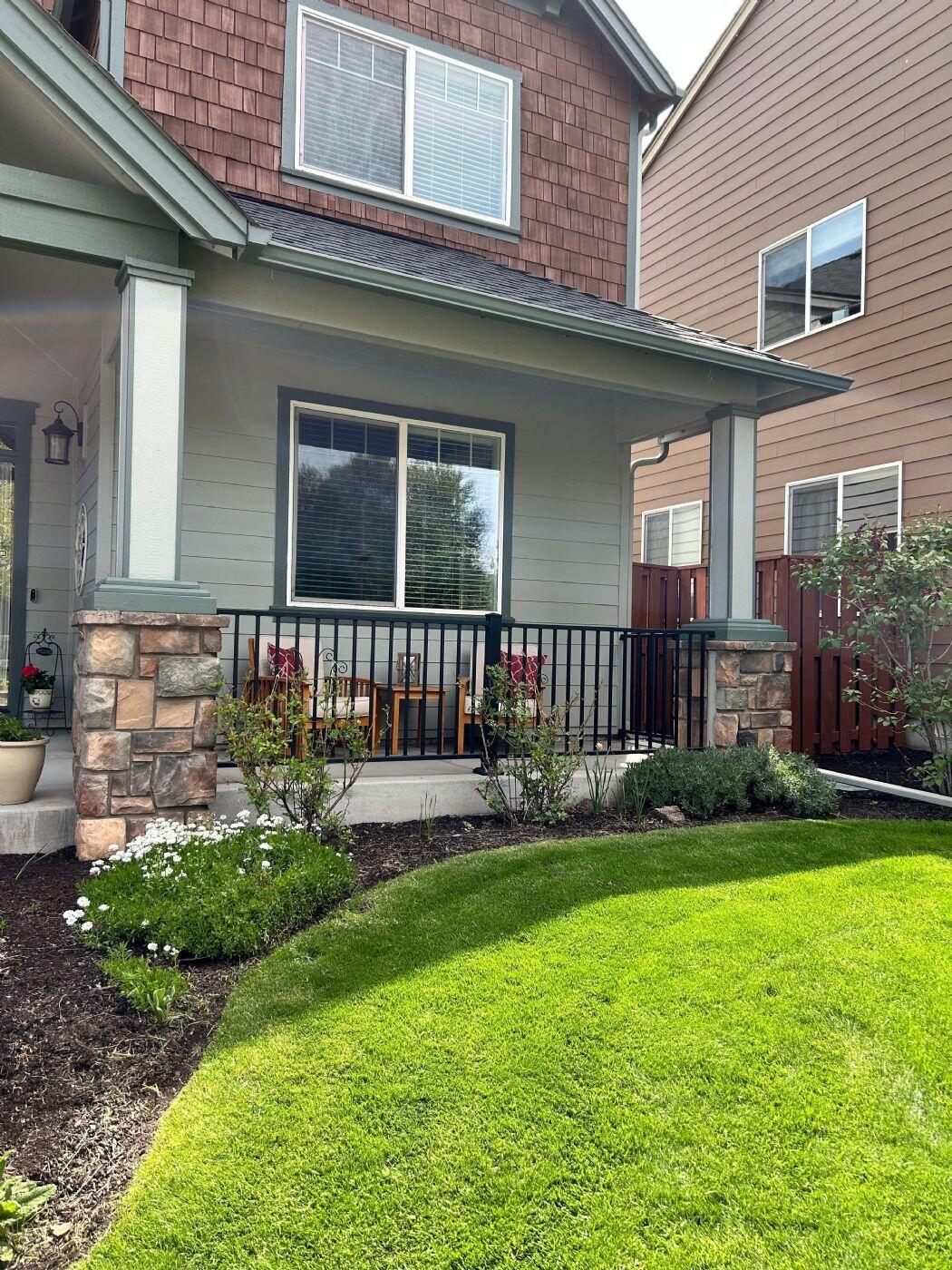61276 Splendor Lane Bend, OR 97702 - Photo 3 of 40 Front Porch 2