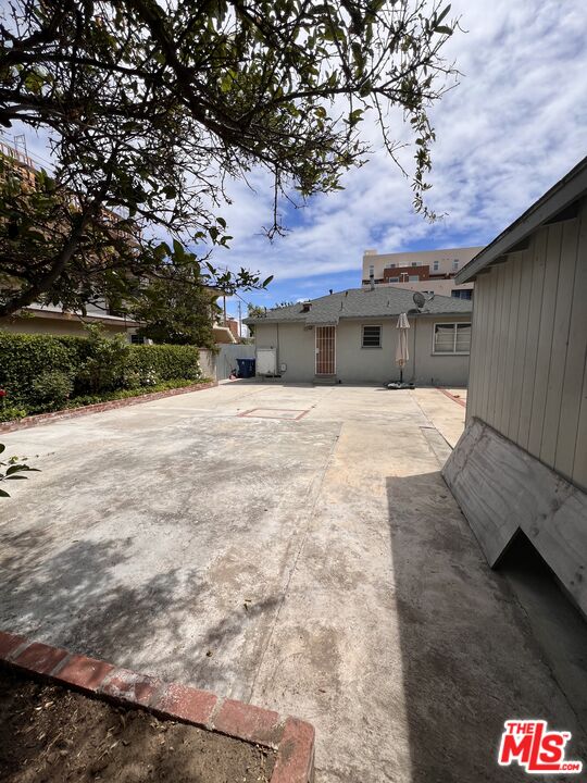 8903 Ramsgate Avenue Los Angeles, CA 90045 - Photo 15 of 15 a backyard of a house