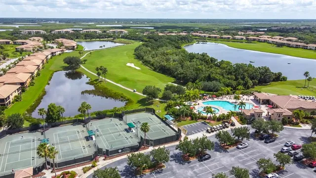 $576,900 | 7027 Quiet Creek Drive, Bradenton, FL 34212