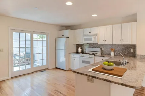 $1,250,000 | 261 Sandpiper Lane, Unit 12, Vineyard Haven, MA 02568