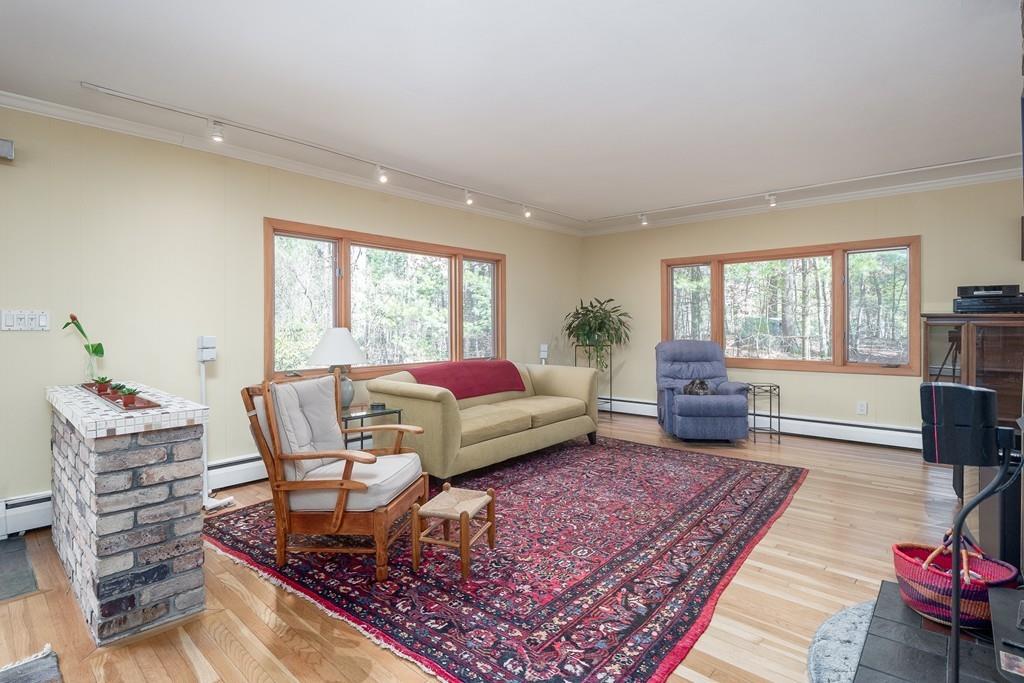 402 Taylor Road Stow, MA 01775 - Photo 7 of 42