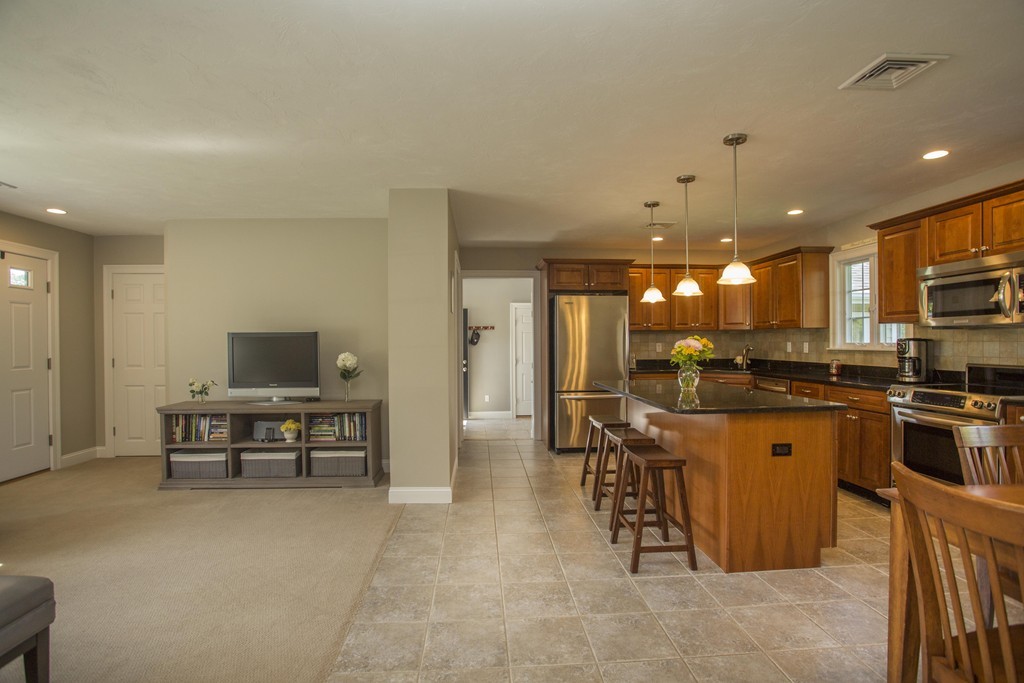 32 Lester Road Raynham, MA 02767 - Photo 8 of 29 Gallery Image 8