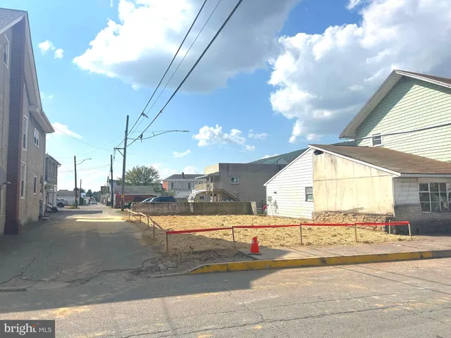 $27,000 | 512 Market Street, Lykens, PA 17048