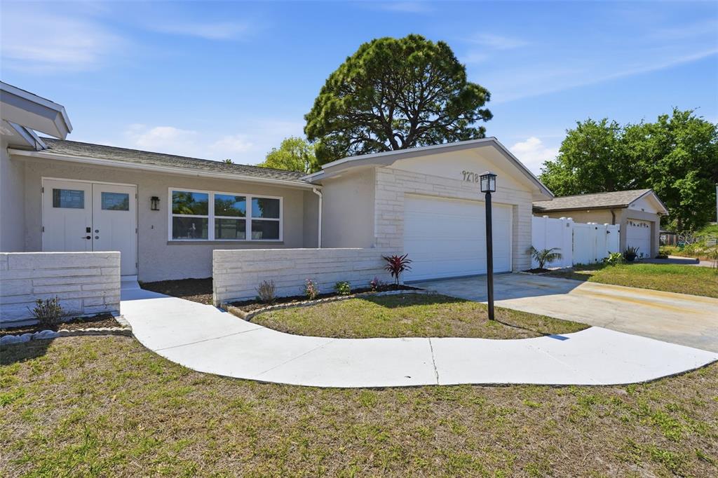 9278 78th Place Seminole, FL 33777 - Photo 6 of 52