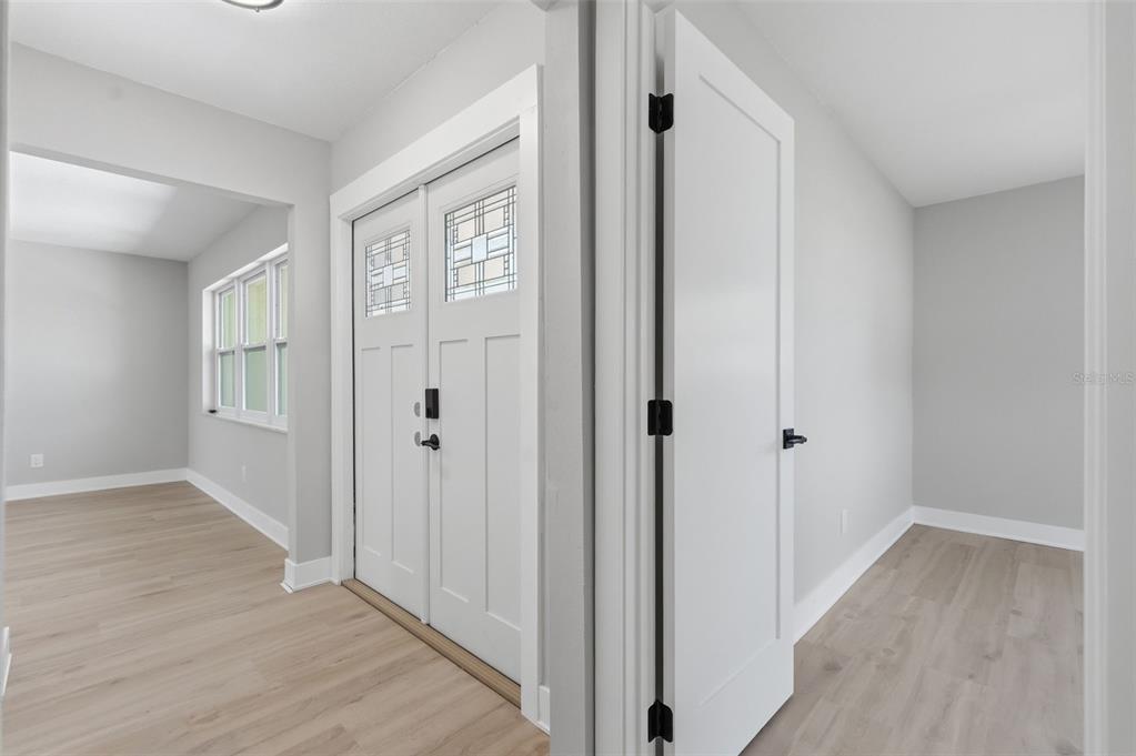 9278 78th Place Seminole, FL 33777 - Photo 8 of 52