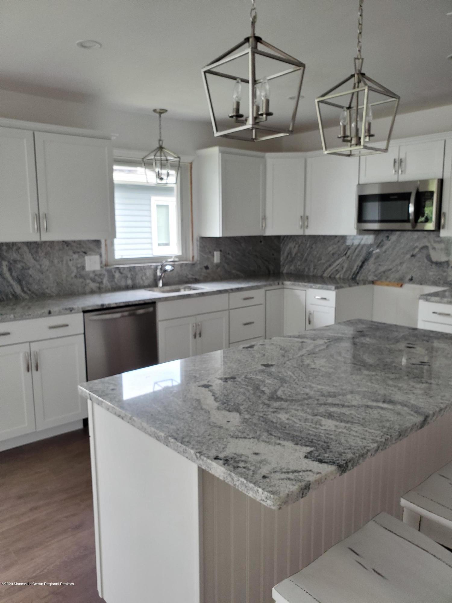 46 Meadowbrook Road Brick, NJ 08723 - Photo 3 of 19 Granite Counters