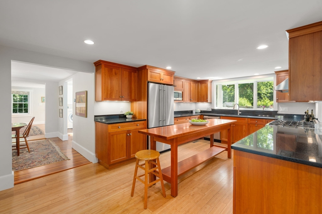 8 Avon Road Wellesley, MA 02482 - Photo 7 of 28