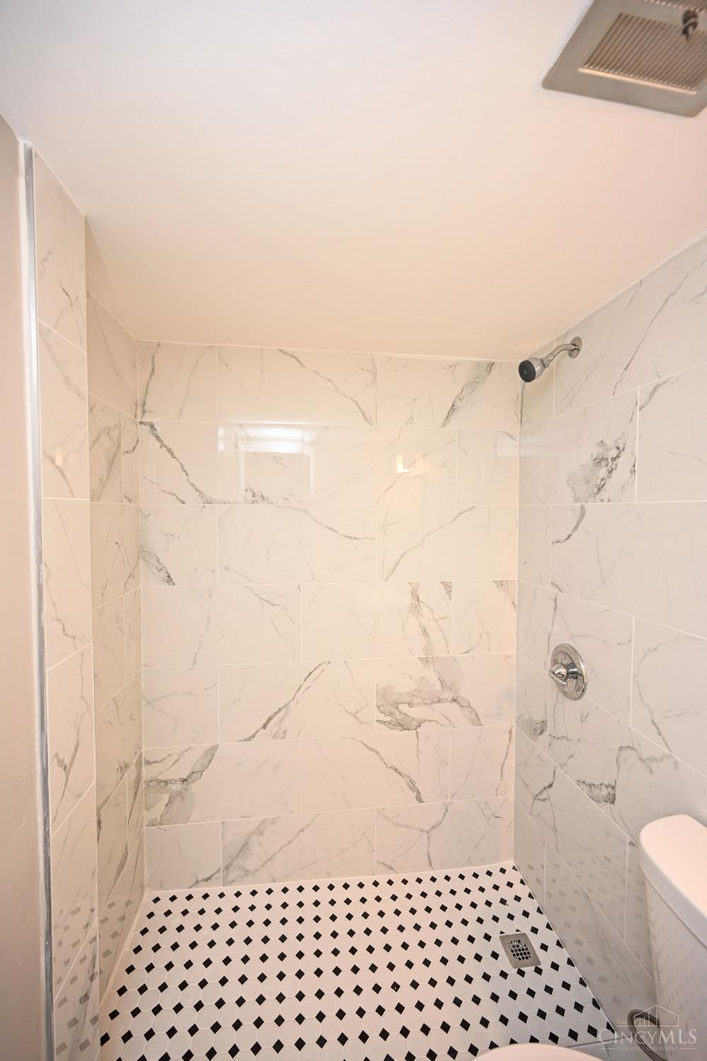 7752 Montgomery Road, Unit 29 Cincinnati, OH 45236 - Photo 24 of 31