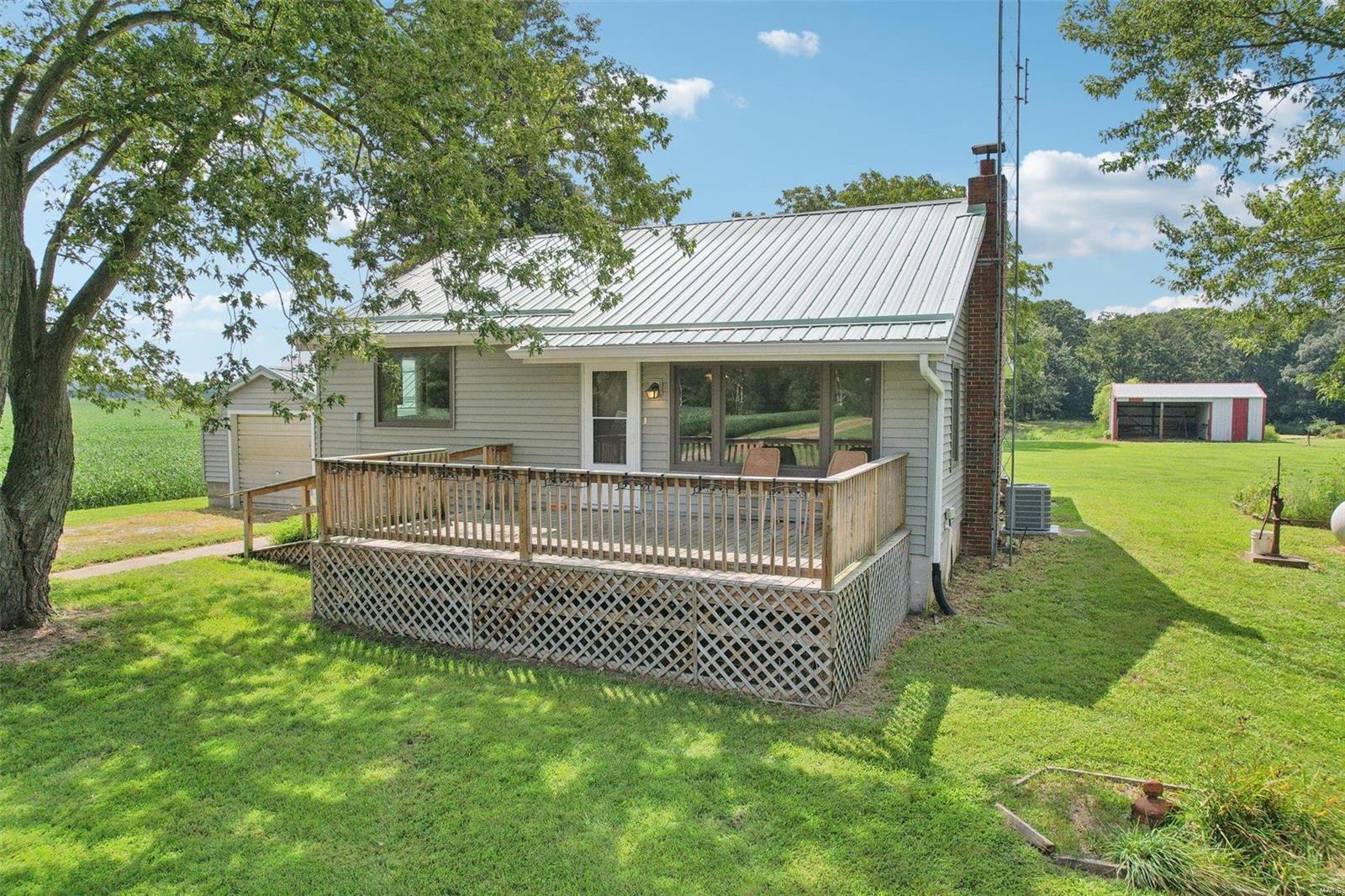 18083 East 4th Road Litchfield, IL 62056 - Photo 1 of 51