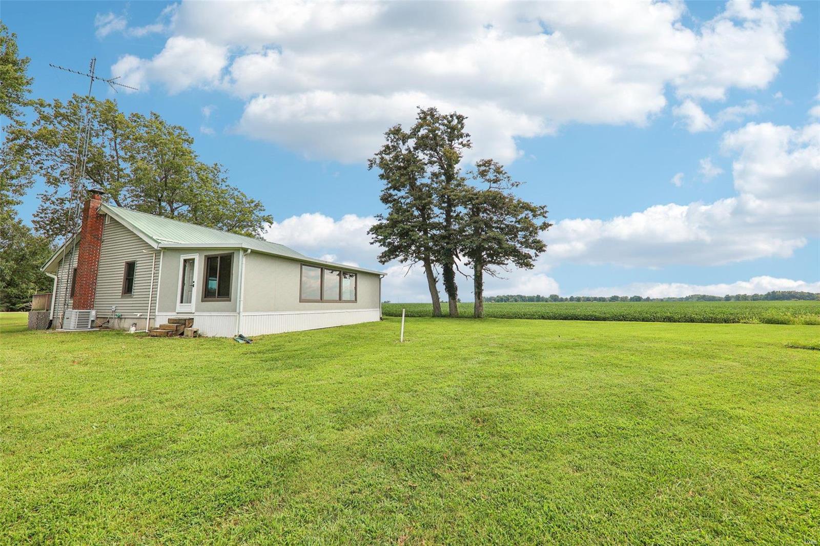 18083 East 4th Road Litchfield, IL 62056 - Photo 38 of 51