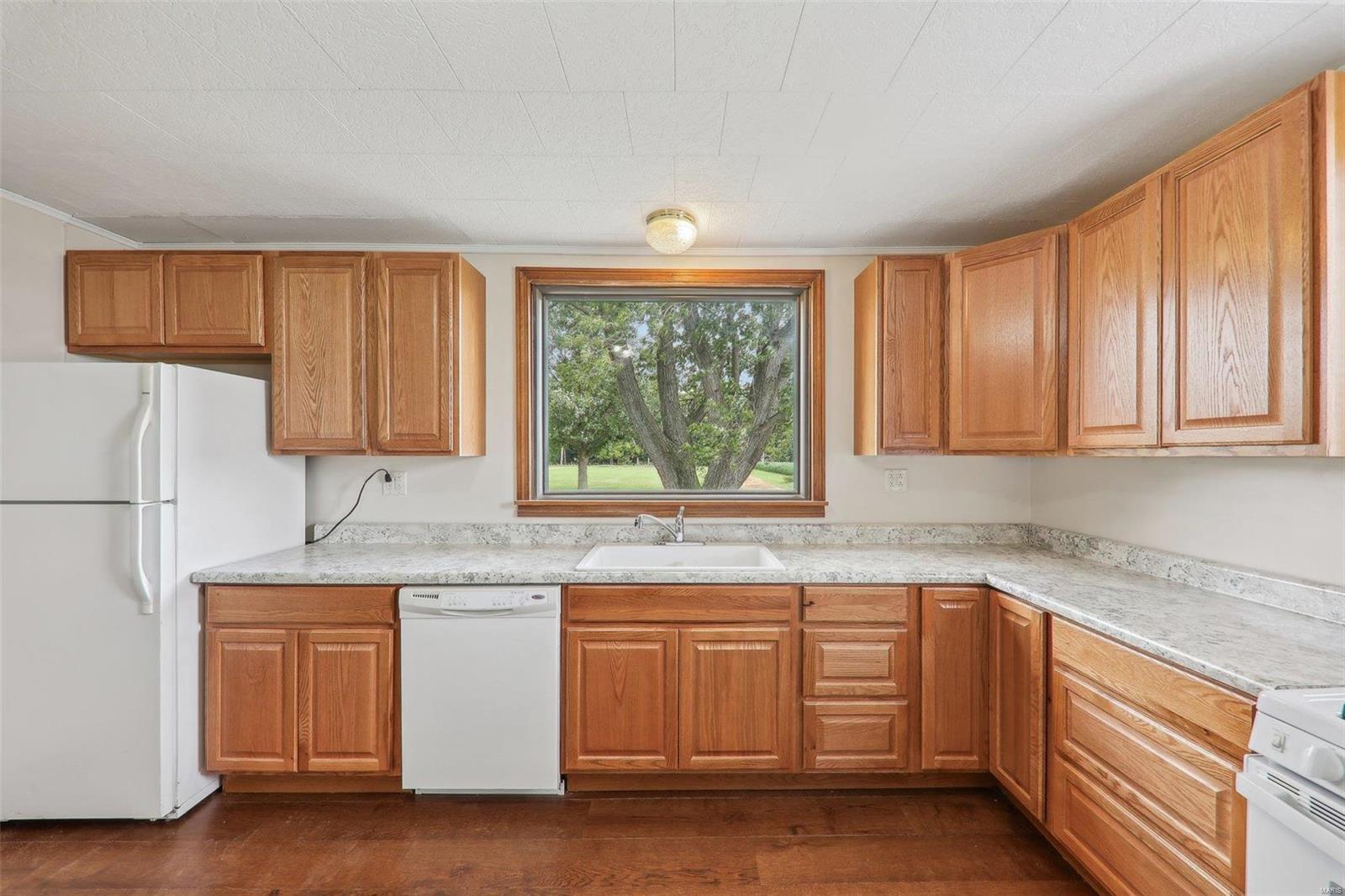 18083 East 4th Road Litchfield, IL 62056 - Photo 5 of 51