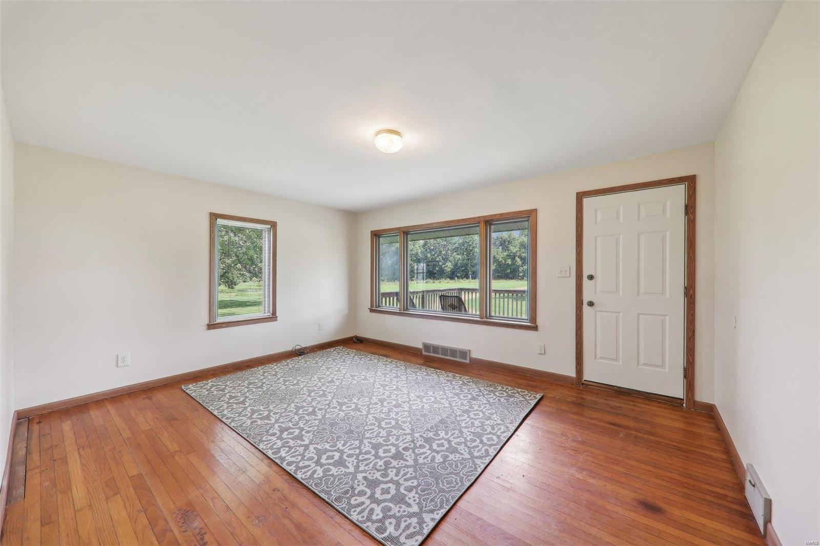 18083 East 4th Road Litchfield, IL 62056 - Photo 8 of 51