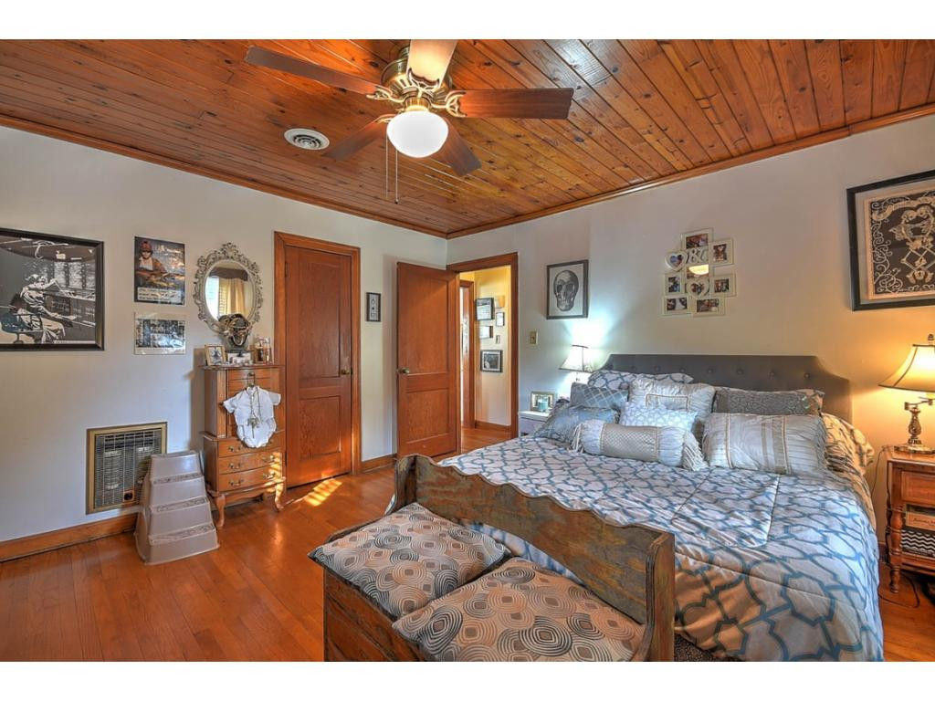304 Cedar Valley Road Bristol, TN 37620 - Photo 16 of 36 Photo 16