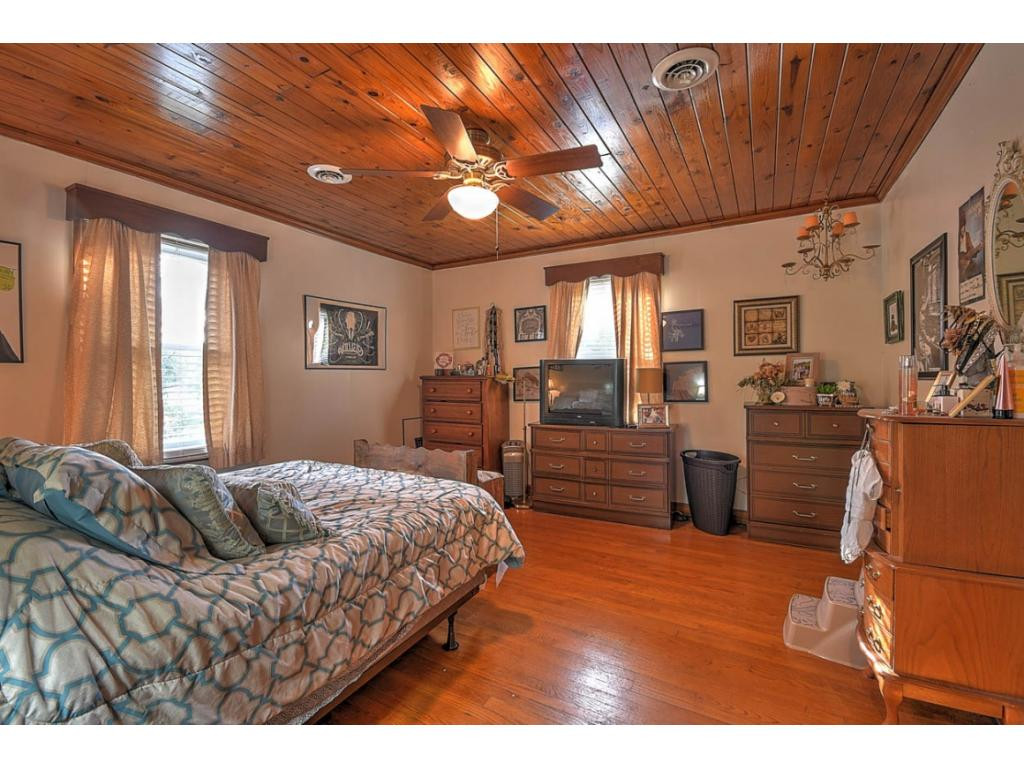 304 Cedar Valley Road Bristol, TN 37620 - Photo 18 of 36 Photo 18