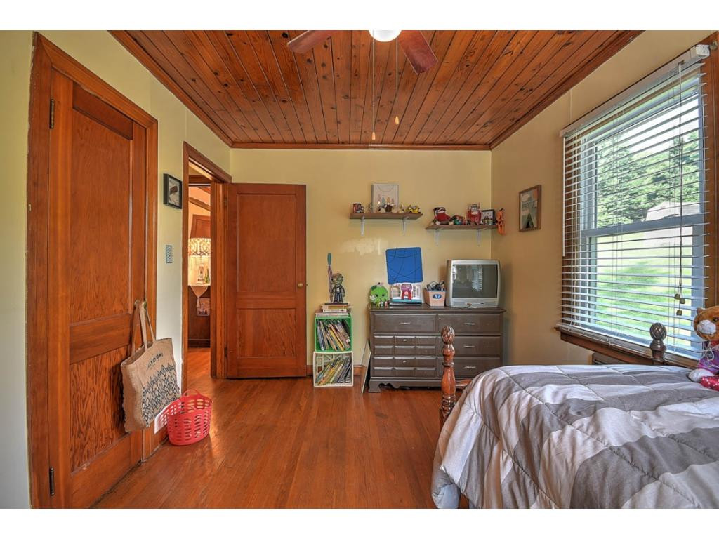 304 Cedar Valley Road Bristol, TN 37620 - Photo 22 of 36 Photo 22