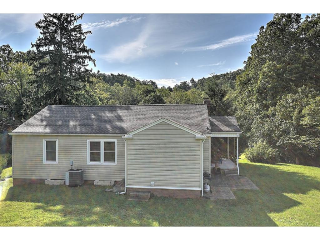 304 Cedar Valley Road Bristol, TN 37620 - Photo 30 of 36 Photo 30