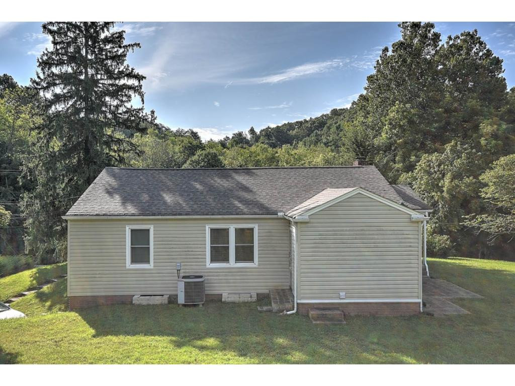 304 Cedar Valley Road Bristol, TN 37620 - Photo 31 of 36 Photo 31