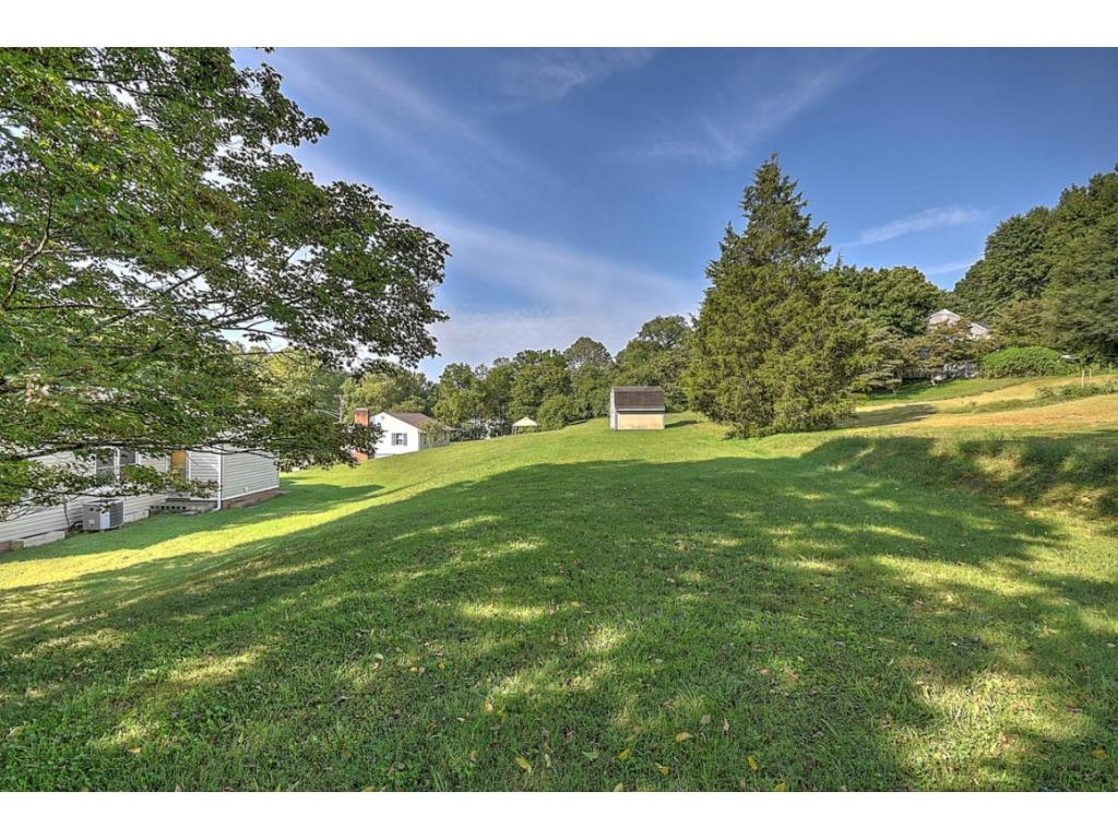 304 Cedar Valley Road Bristol, TN 37620 - Photo 33 of 36 Photo 33