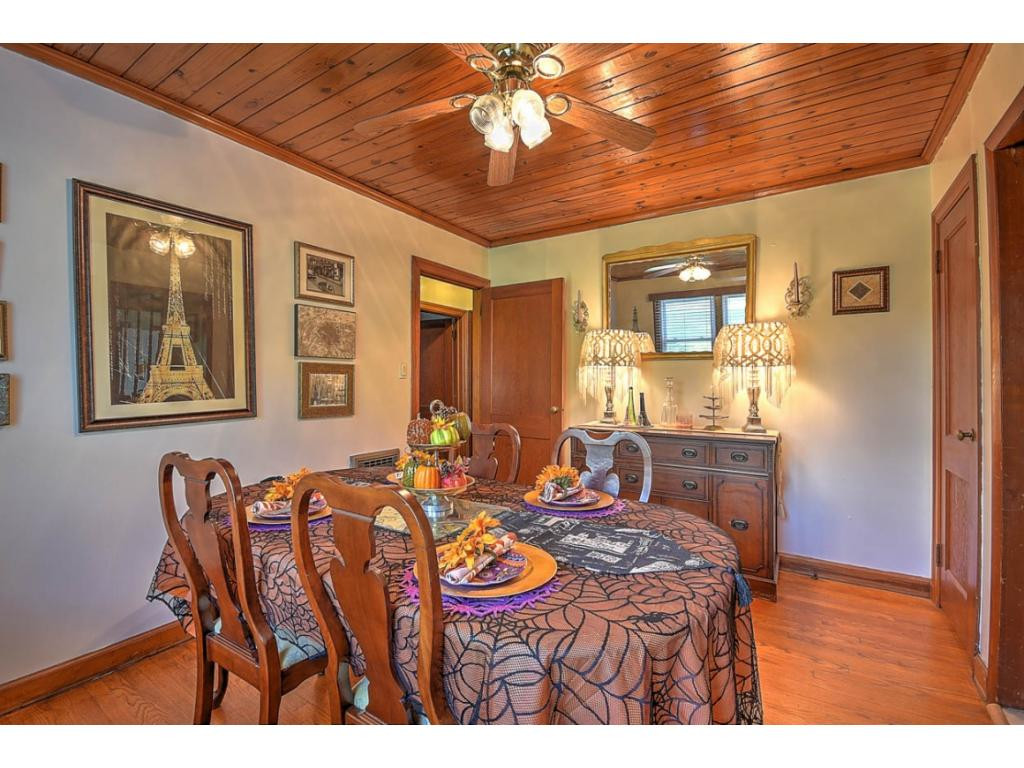 304 Cedar Valley Road Bristol, TN 37620 - Photo 9 of 36 Photo 9