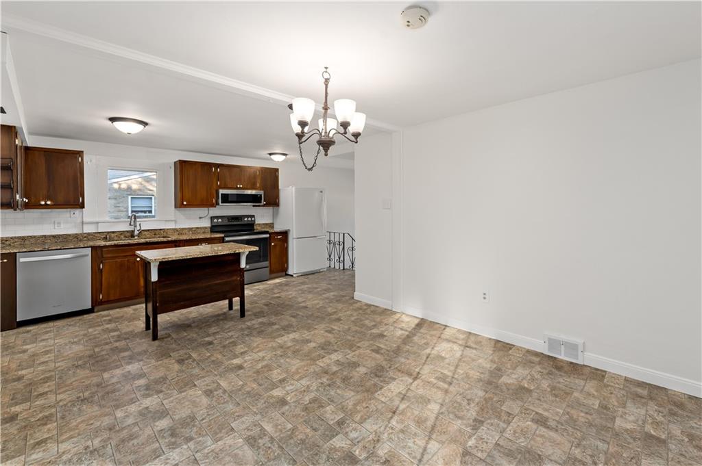 220 Amity Road Glenshaw, PA 15116 - Photo 10 of 44