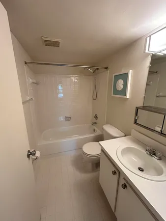$180,000 | 6531 Southeast Federal Highway, Unit E202, Stuart, FL 34997