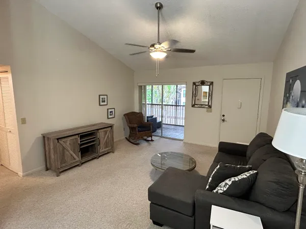 $180,000 | 6531 Southeast Federal Highway, Unit E202, Stuart, FL 34997