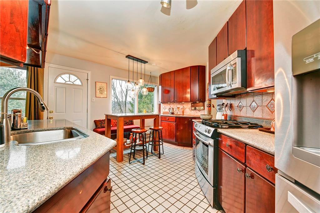 232 Sunridge Road Pittsburgh, PA 15238 - Photo 11 of 25 Gallery Image 11