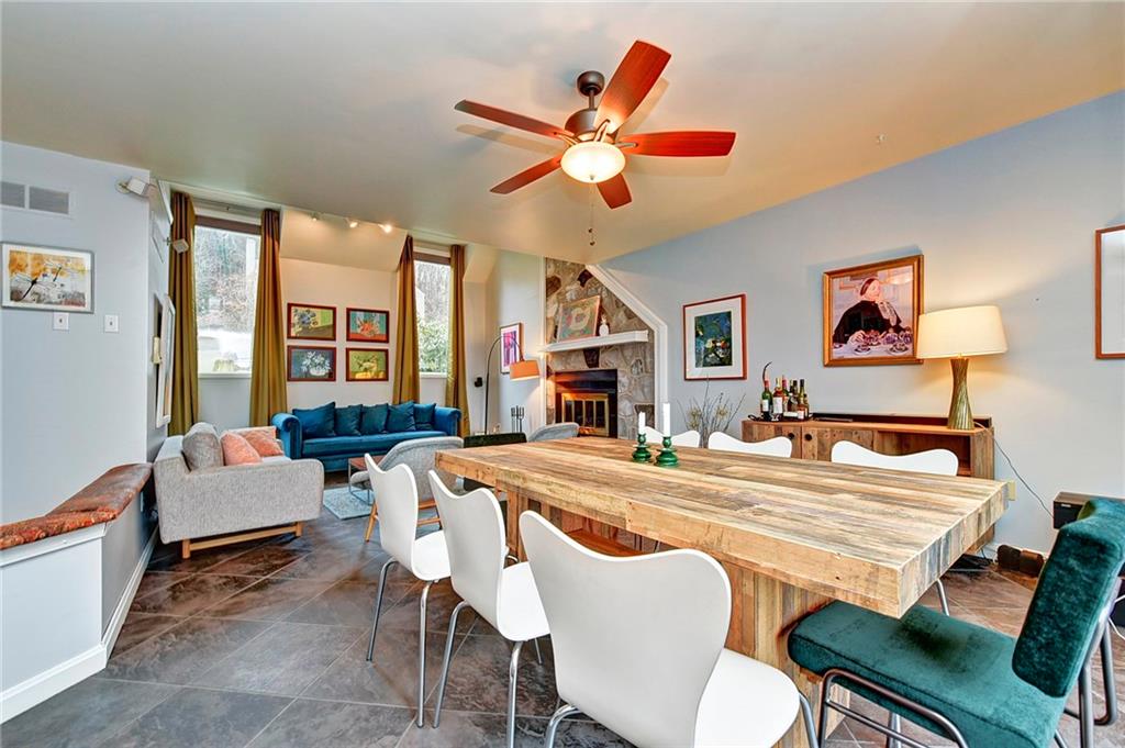 232 Sunridge Road Pittsburgh, PA 15238 - Photo 3 of 25 Gallery Image 3