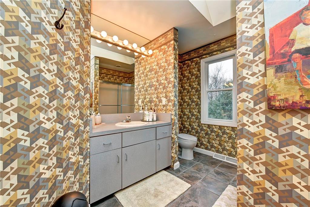 232 Sunridge Road Pittsburgh, PA 15238 - Photo 22 of 25 Gallery Image 22