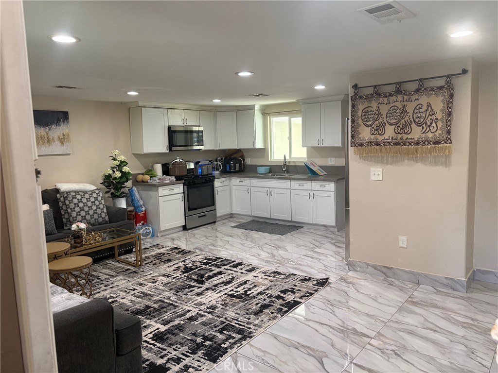 6764 Chadbourne Avenue, Unit A Riverside, CA 92505 - Photo 5 of 19