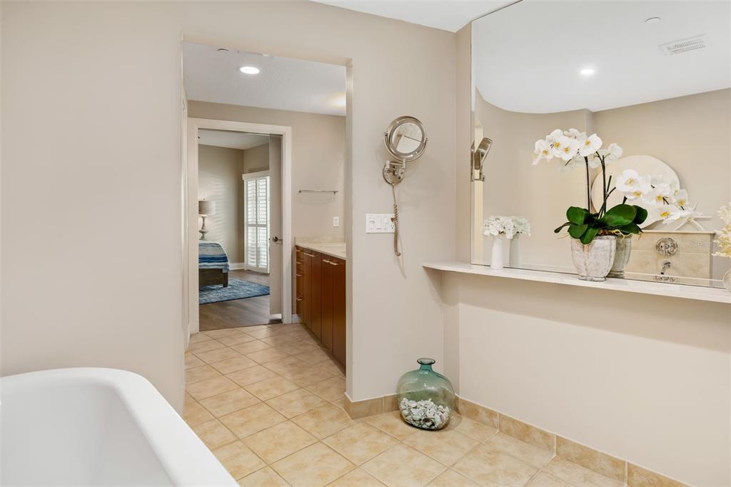 6512 Midnight Pass Road, Unit 204 Sarasota, FL 34242 - Photo 24 of 64