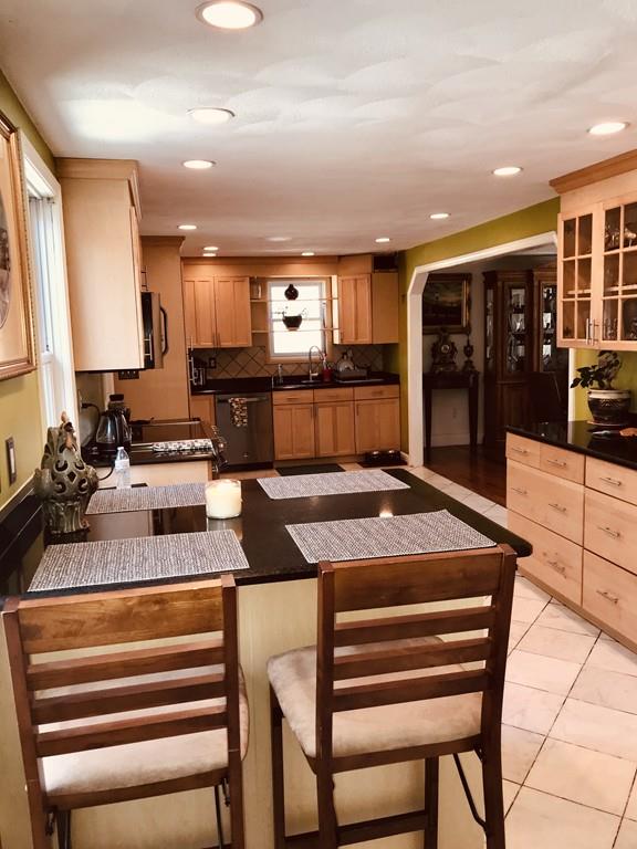 55 Rockwood Road Norfolk, MA 02056 - Photo 7 of 28 Gallery Image 7