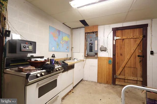 $399,000 | 7897 High Tails Drive, Petersburg, PA 16669