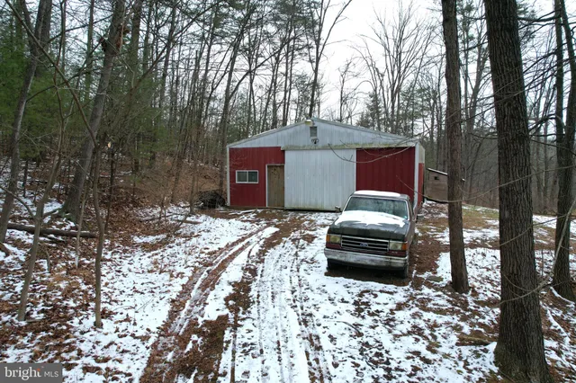 $399,000 | 7897 High Tails Drive, Petersburg, PA 16669