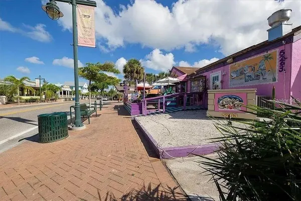 $1,950 | 1650 Stickney Point Road, Unit 50202, Sarasota, FL 34231